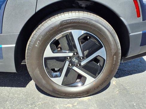 New 2026 Hyundai Ioniq 9 SE image 3