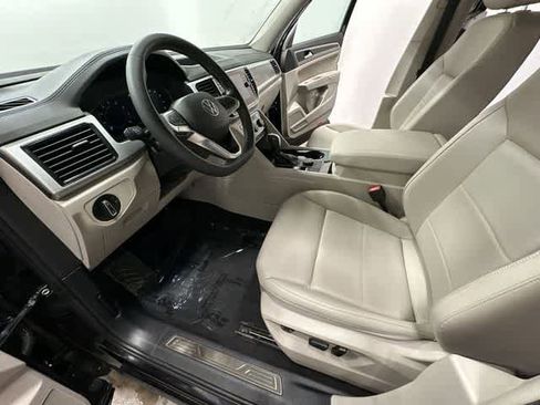 Certified 2023 Volkswagen Atlas SE image 16