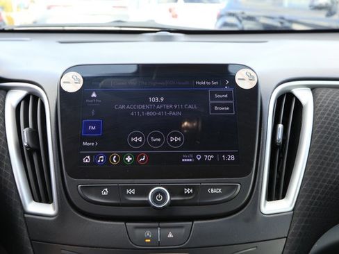 Used 2024 Chevrolet Malibu LT image 16