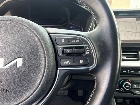 Used 2022 Kia Niro Touring Special Edition FWD image 29