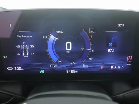 Used 2025 Chevrolet Equinox EV LT w/ Convenience Package image 19