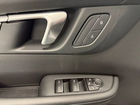 Used 2025 Buick Enclave Sport Touring image 15