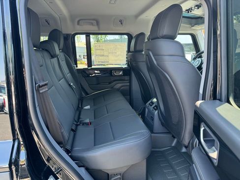 New 2025 INEOS Grenadier Fieldmaster Edition image 8