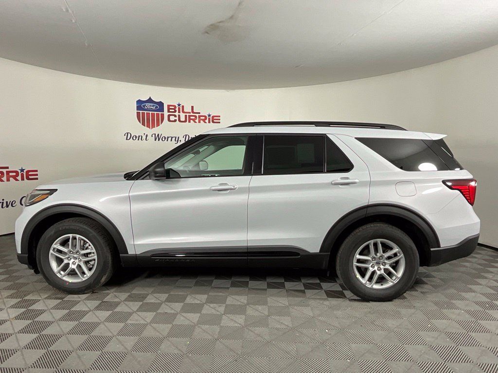 New 2026 Ford Explorer Active RWD image 6