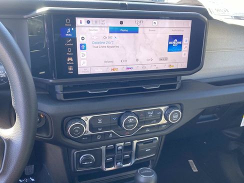 New 2026 Jeep Gladiator Sport image 15