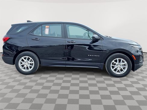 Used 2024 Chevrolet Equinox LS image 4