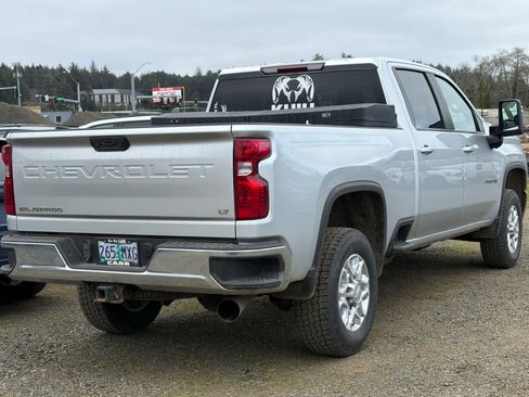 Used 2022 Chevrolet Silverado 3500 LT w/ Convenience Package image 5