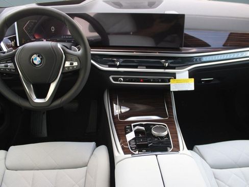 New 2026 BMW X5 xDrive40i AWD/4WD image 17