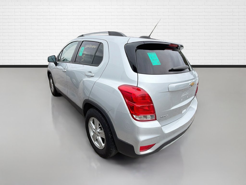 Used 2022 Chevrolet Trax LT w/ LT Convenience Package FWD image 6