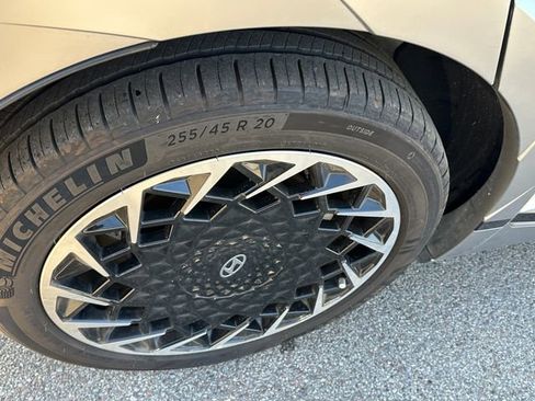 Used 2024 Hyundai Ioniq 5 Limited image 8