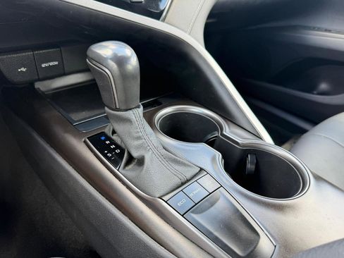 Used 2023 Toyota Camry SE FWD image 11