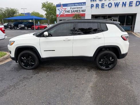 Used 2020 Jeep Compass Latitude FWD image 3