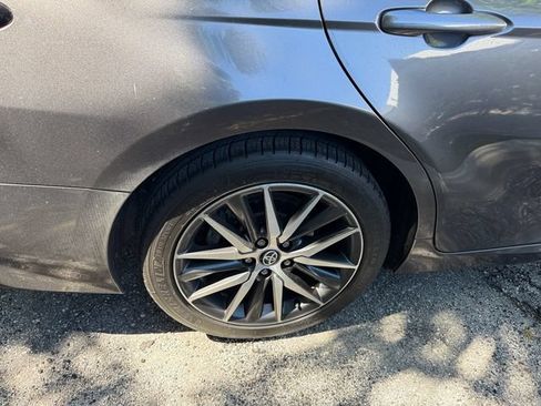 Used 2022 Toyota Camry XLE FWD image 14