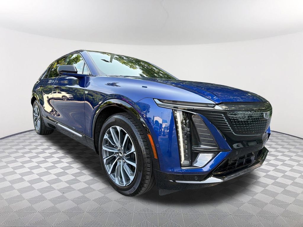 Used 2024 Cadillac Lyriq Sport AWD/4WD image 3