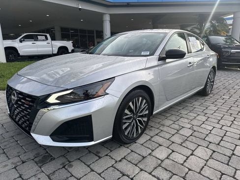 Used 2024 Nissan Altima 2.5 SV FWD image 20