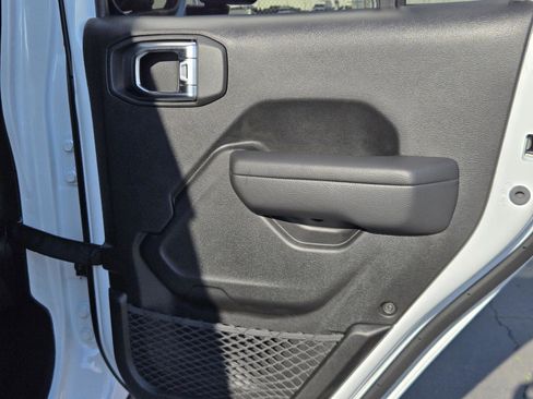 Used 2026 Jeep Wrangler Unlimited Rubicon image 32