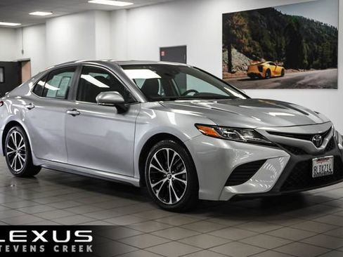 Used 2019 Toyota Camry SE w/ Audio Package image 1
