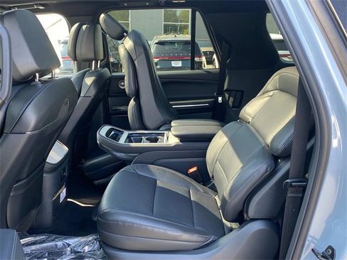 New 2025 Lincoln Navigator L Reserve w/ Jet Appearance Package image 7