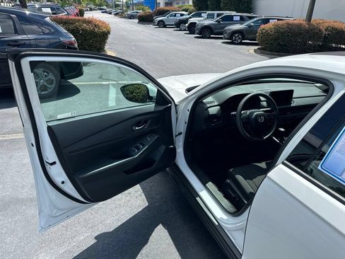 Certified 2023 Honda Accord EX image 19