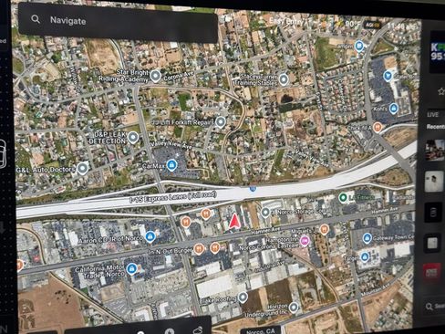 Used 2022 Tesla Model S Base image 13