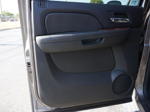 Used 2014 GMC Yukon XL SLT AWD/4WD image 17