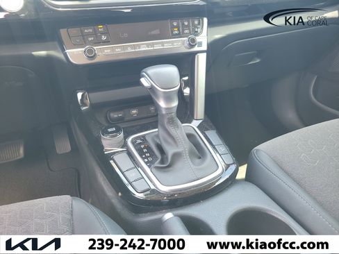 Certified 2025 Kia Seltos S FWD image 18