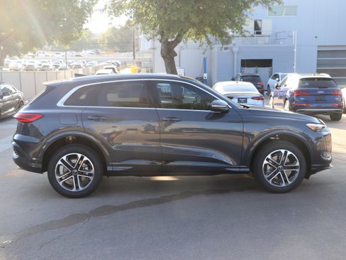 Used 2025 Audi Q5 Premium Plus image 9