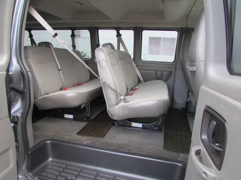 Used 2016 Chevrolet Express 3500 LT w/ LT Preferred Equipment Group RWD image 5
