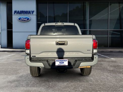 Used 2021 Toyota Tacoma TRD Sport image 5