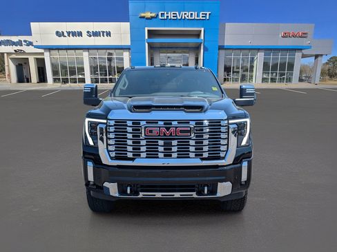 Used 2025 GMC Sierra 2500 Denali w/ Technology Package image 2