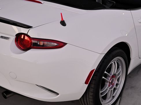 Used 2017 MAZDA MX-5 Miata Club image 19