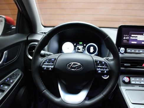 Used 2023 Hyundai Kona Limited image 18