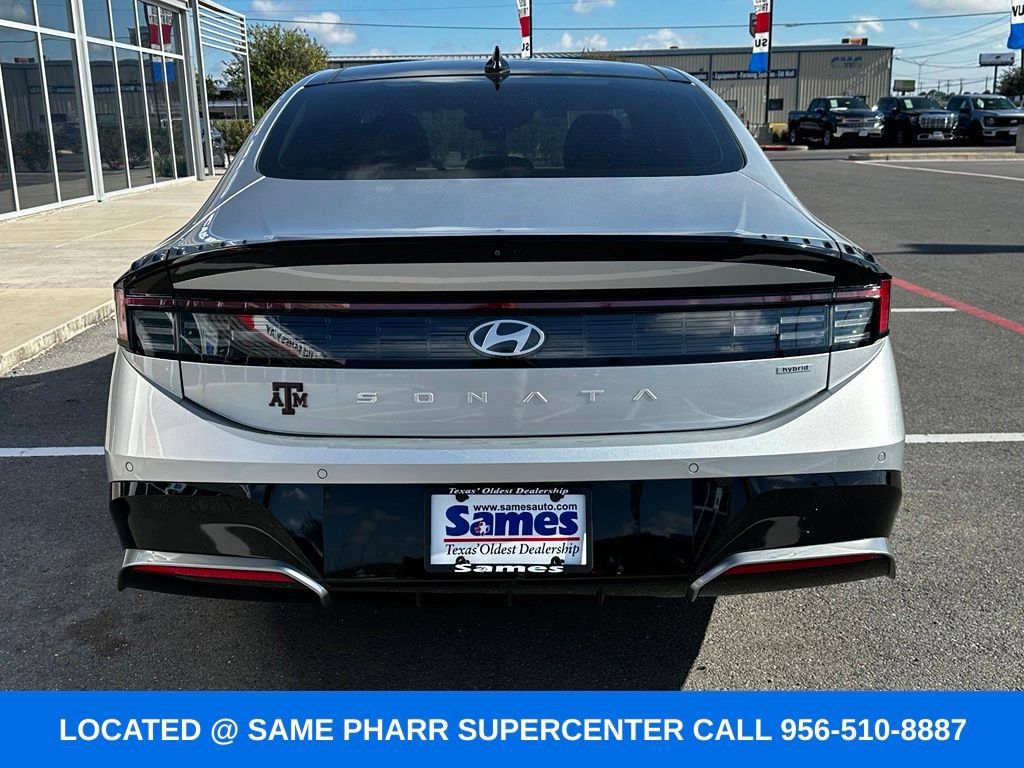 Used 2025 Hyundai Sonata Limited FWD image 11