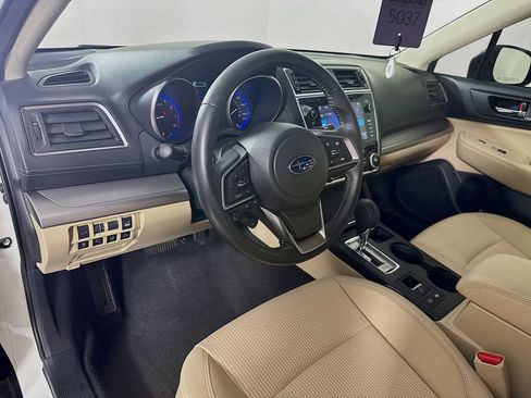 Used 2019 Subaru Outback 2.5i Premium image 9