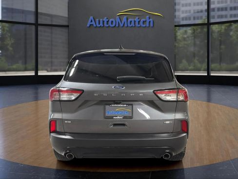 Used 2022 Ford Escape SE w/ SE Sport Appearance Package image 10