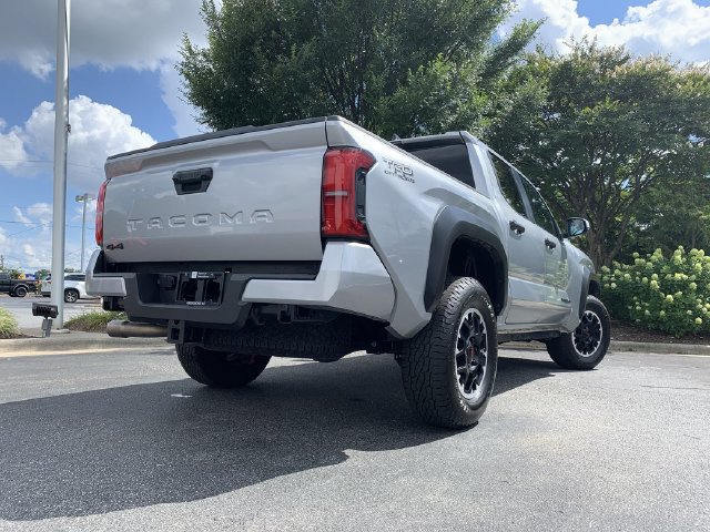 Used 2026 Toyota Tacoma TRD Off-Road AWD/4WD image 8