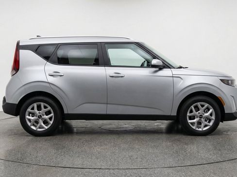 Used 2025 Kia Soul LX w/ LX Technology Package FWD image 11