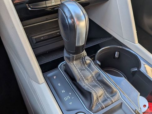 Used 2022 Volkswagen Atlas SE image 18