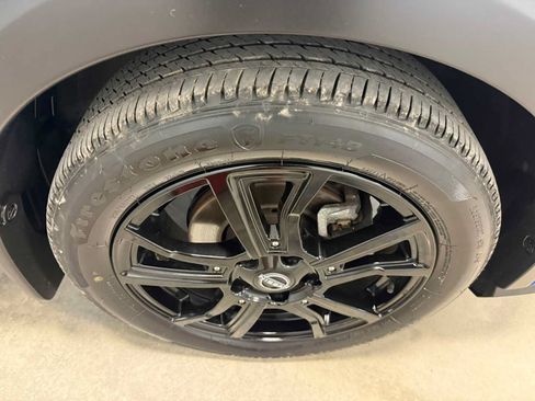 Used 2023 Nissan Kicks SR w/ SR Premium Package FWD image 12