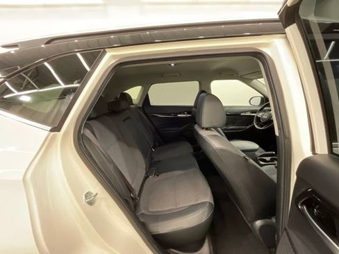 Used 2023 Kia Seltos S AWD/4WD image 25
