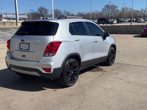 Used 2022 Chevrolet Trax LT w/ Redline Edition image 8