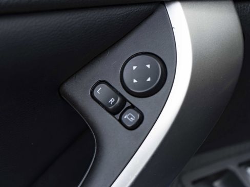 Used 2022 Mitsubishi Eclipse Cross SE FWD image 37