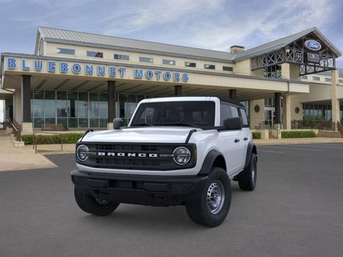 New 2025 Ford Bronco 4-Door image 2