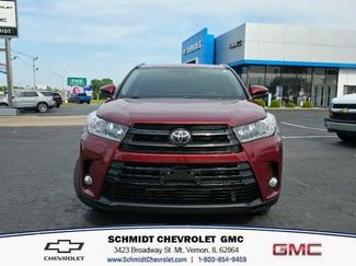Used 2018 Toyota Highlander SE FWD video 2