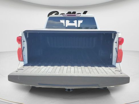 Used 2022 Chevrolet Silverado 1500 LTZ w/ LTZ Convenience Package II AWD/4WD image 9