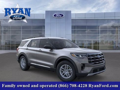 New 2025 Ford Explorer Active w/ Active Comfort Package RWD image 7