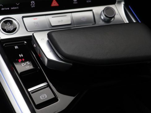 Used 2024 Audi Q8 e-tron Prestige w/ Prestige Package image 12