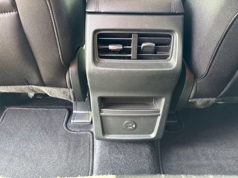 Used 2021 Ford Edge SE AWD/4WD image 16
