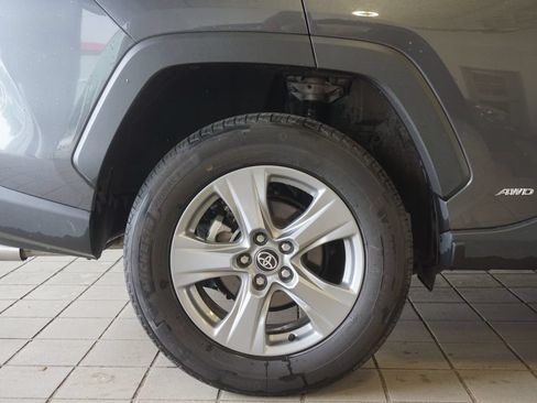 Used 2025 Toyota RAV4 LE AWD/4WD image 27