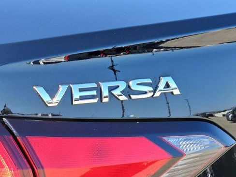 Used 2025 Nissan Versa SV FWD image 31
